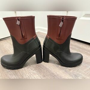 Hunter Women's Black and Red platform high heel rubber rain and Winter Boots